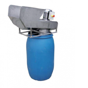 Drvič ovocia s umiestnením na malé sudy