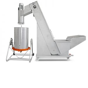 Šikmý dopravníkový pás so zabudovaným drvičom ovocia