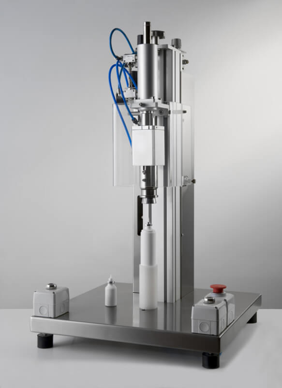 Uzatváracie zariadenie pre PFP uzávery